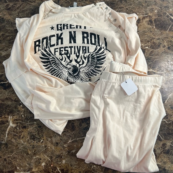 Fashion Nova Cream Graphic 2-Piece Leggings Set Size L NWT - Picture 4 of 5